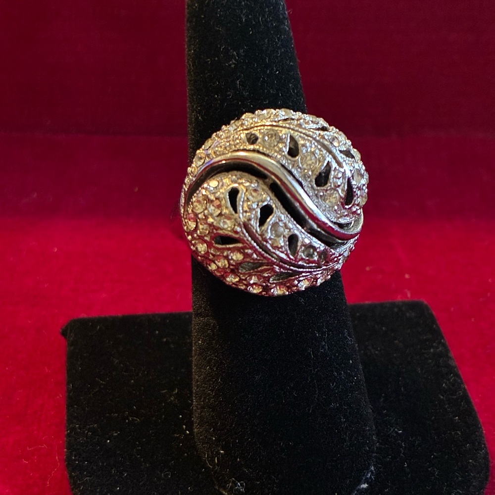 Vintage-Style Rhinestone Filigree Statement Ring size 6.5